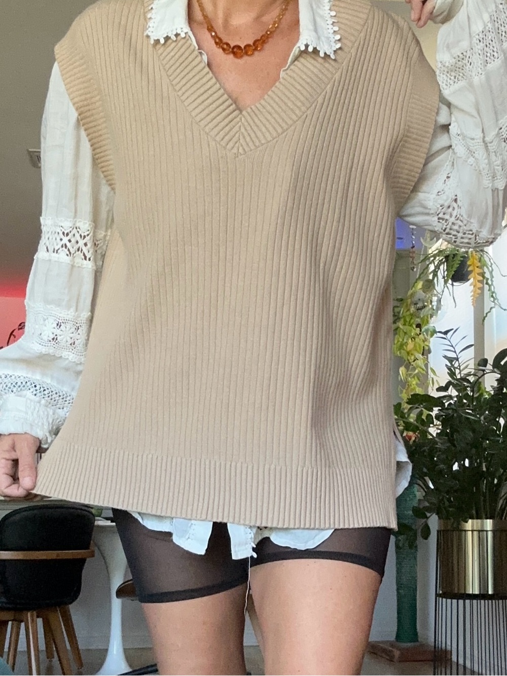 V-Neck Ribbed Knit Vest - Picture 3 of 6